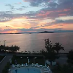 Ege & Pensión Ayvalı