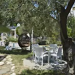 Ege & Pensión Ayvalı