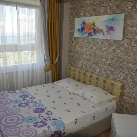 Ege & Pensión Ayvalı