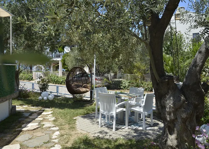 Ege & Pensionat Ayvalı